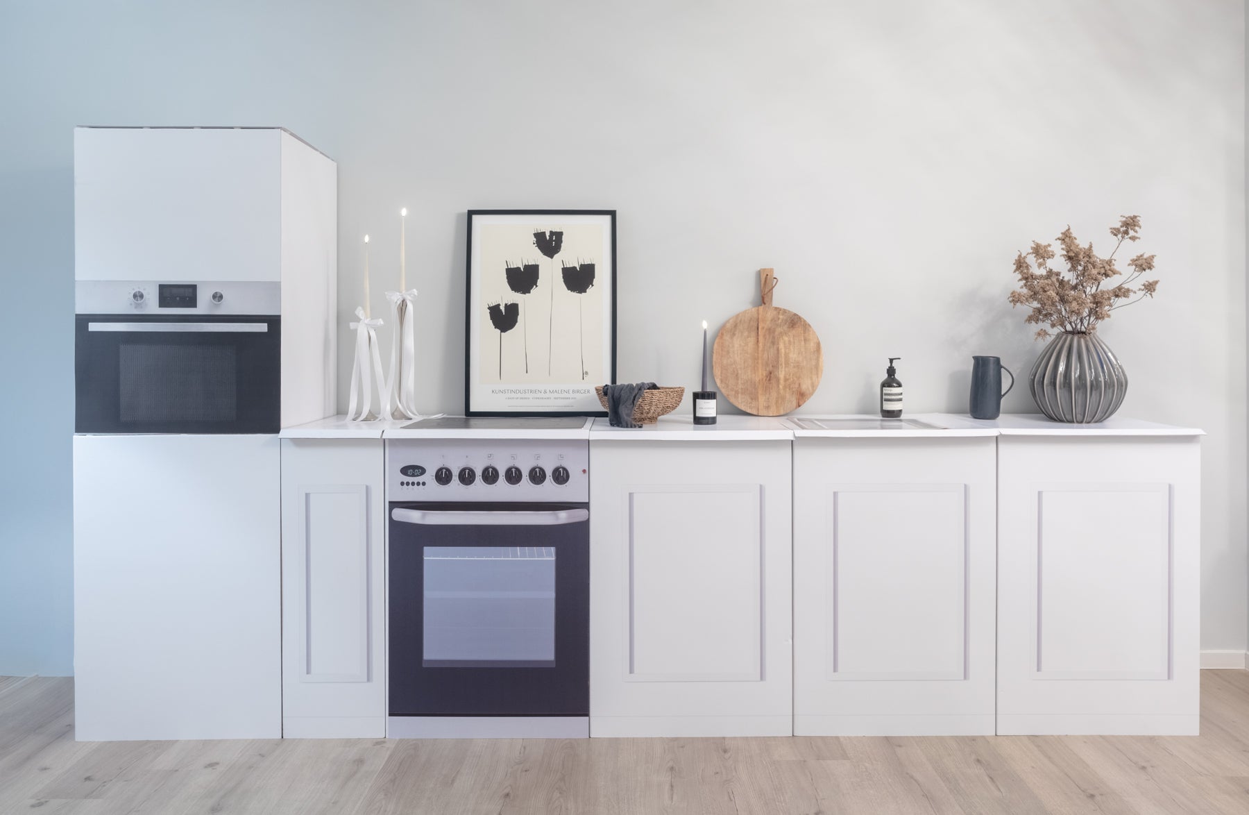 Küchenattrappe Schneeweiß – ENNA. Home Staging Küche kaufen