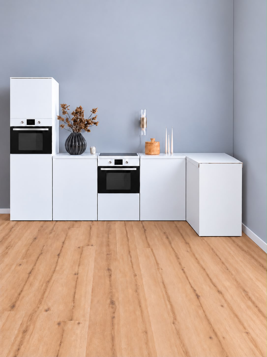 Cuisine d’angle ESSENTIAL blanche en carton 300 × 120 cm avec colonne